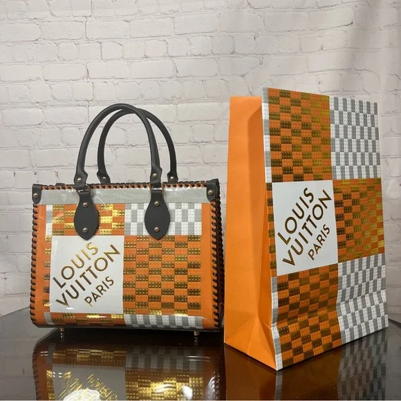So Cute Tote made with a LOUIS VUITTON HOLIDAY ‘22 Lego Limited Edition Gift Bag - Picture 9 of 16